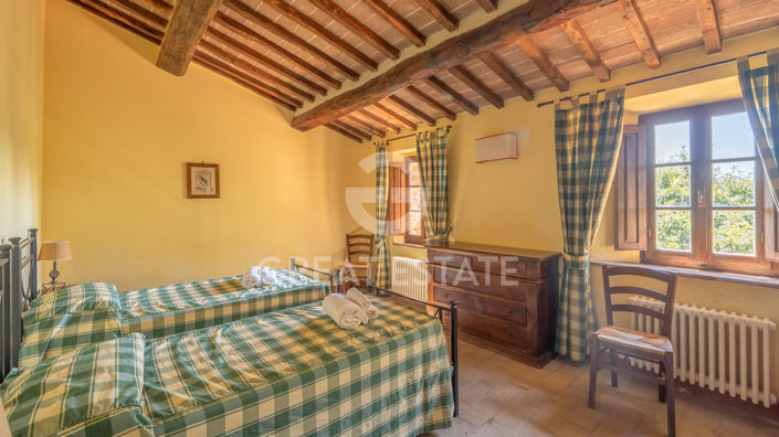 Image No.40-6 Bed Country House for sale