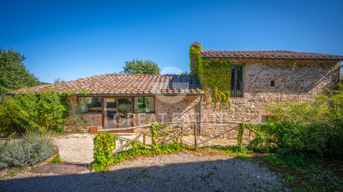 Image No.8-6 Bed Country House for sale