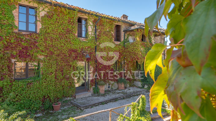 Image No.9-6 Bed Country House for sale