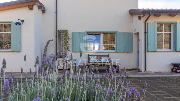 Image No.11-3 Bed Country House for sale