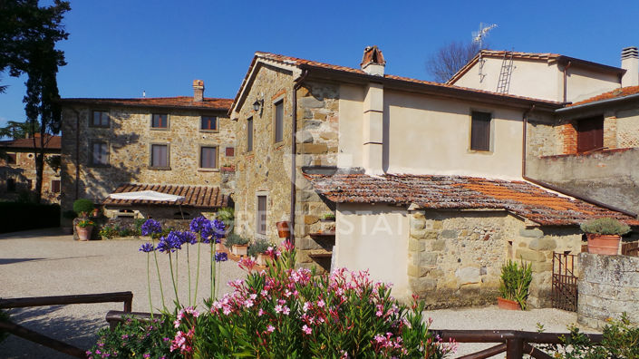 Image No.16-12 Bed Country House for sale