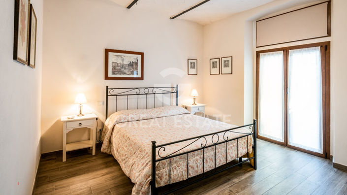 Image No.34-12 Bed Country House for sale