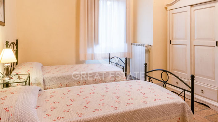 Image No.41-12 Bed Country House for sale