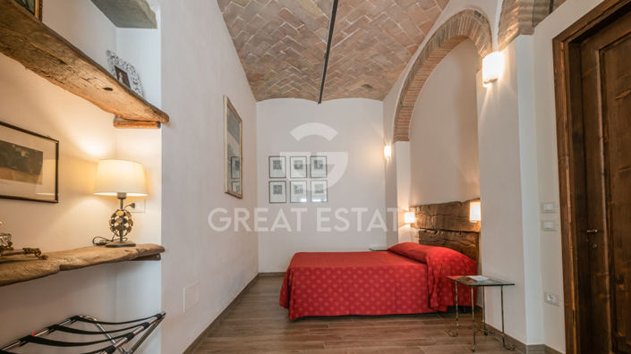 Image No.7-12 Bed Country House for sale