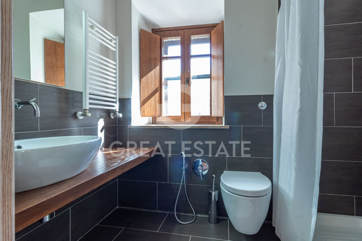 Image No.39-5 Bed Country House for sale