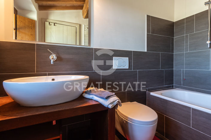 Image No.54-5 Bed Country House for sale