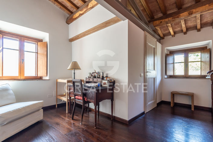 Image No.55-5 Bed Country House for sale