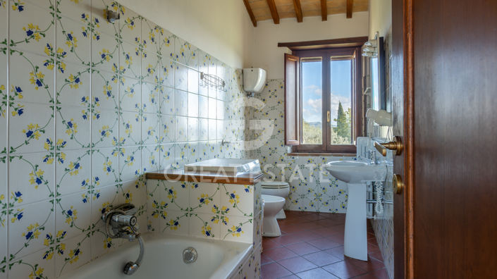 Image No.44-12 Bed Country House for sale