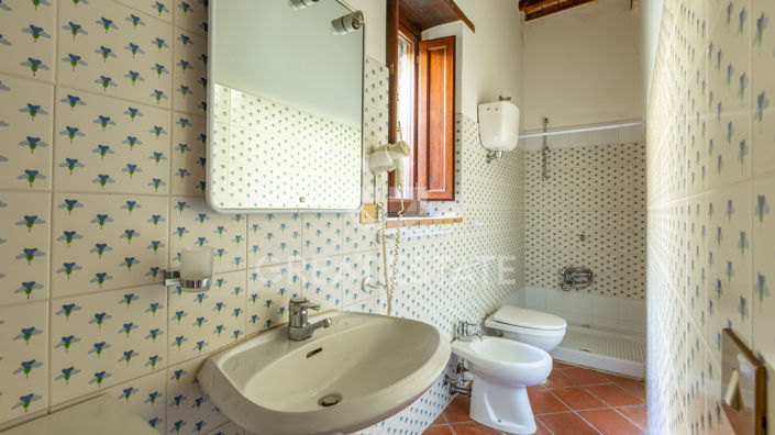 Image No.49-12 Bed Country House for sale