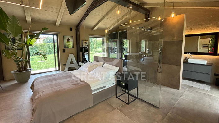 Image No.41-3 Bed Country House for sale