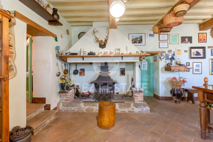 Image No.7-6 Bed Country House for sale