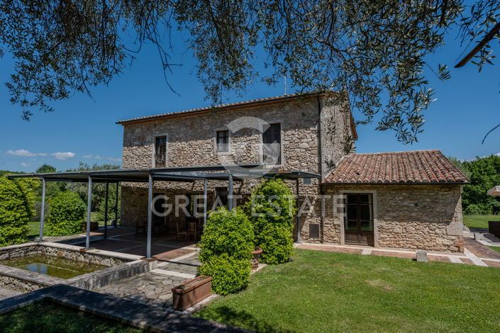 Image No.10-6 Bed Country House for sale