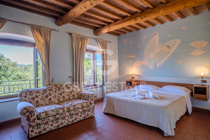 Image No.36-6 Bed Country House for sale