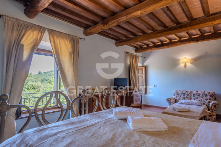 Image No.38-6 Bed Country House for sale