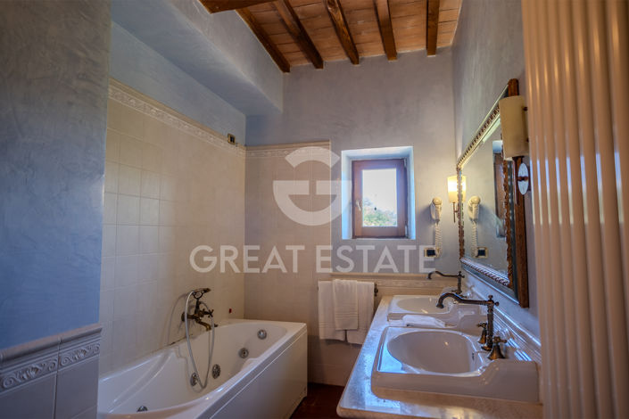 Image No.39-6 Bed Country House for sale