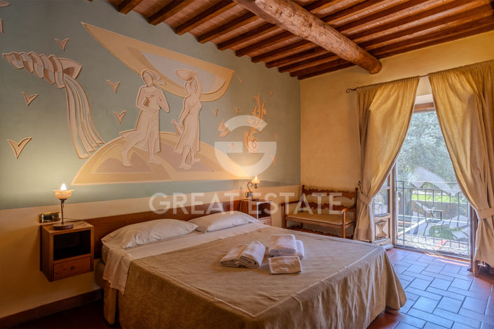 Image No.42-6 Bed Country House for sale