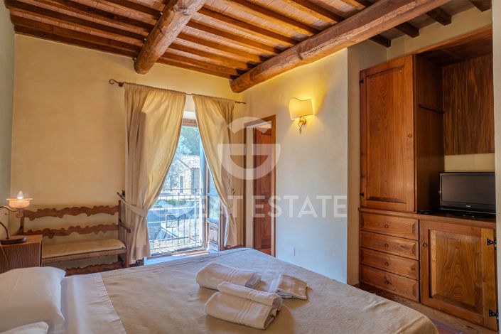 Image No.43-6 Bed Country House for sale