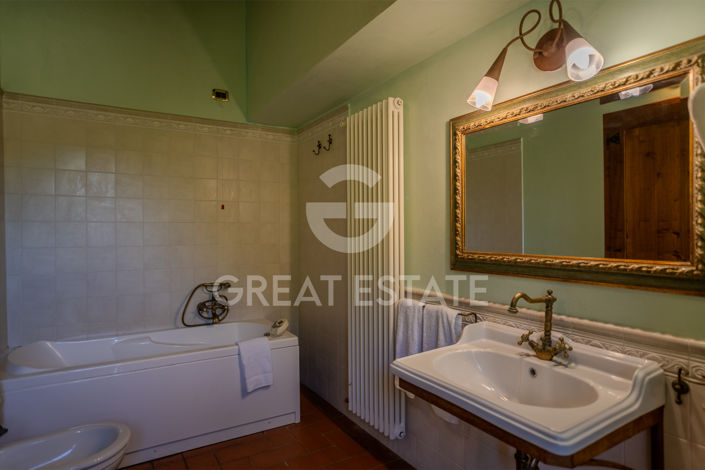 Image No.45-6 Bed Country House for sale