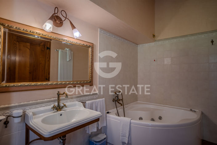 Image No.48-6 Bed Country House for sale