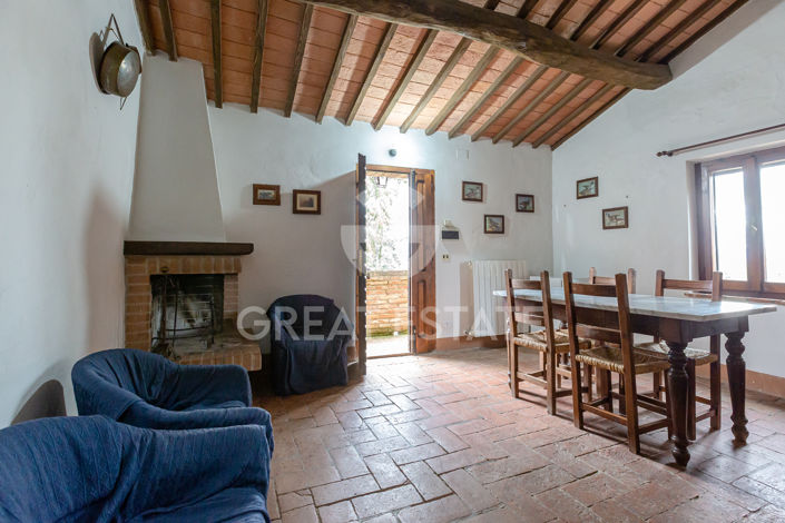 Image No.37-24 Bed Country House for sale