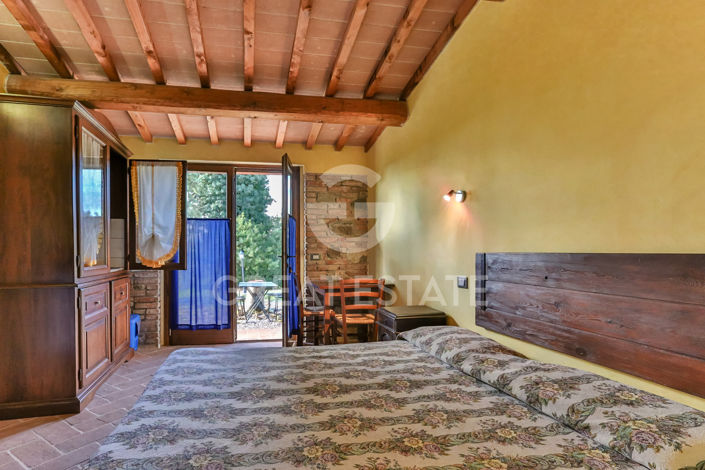 Image No.51-24 Bed Country House for sale