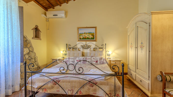 Image No.50-13 Bed Country House for sale