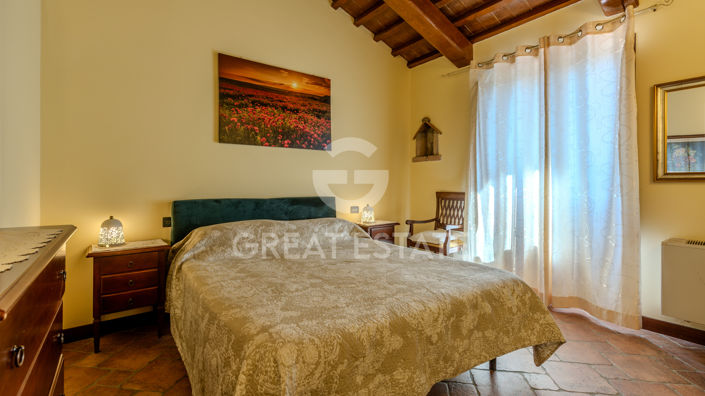 Image No.53-13 Bed Country House for sale