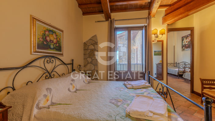 Image No.56-13 Bed Country House for sale