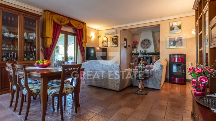 Image No.3-2 Bed Country House for sale