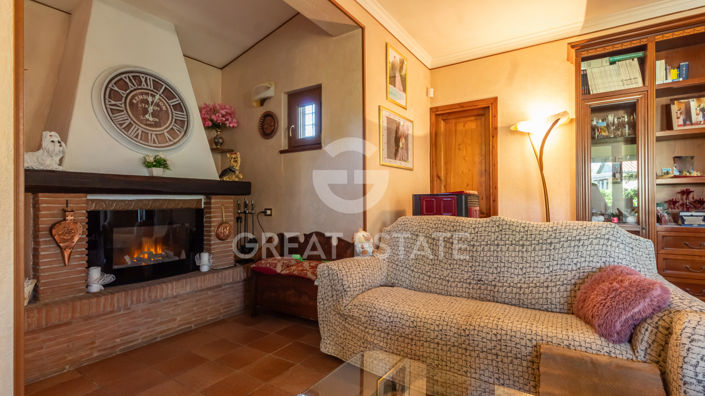 Image No.21-2 Bed Country House for sale