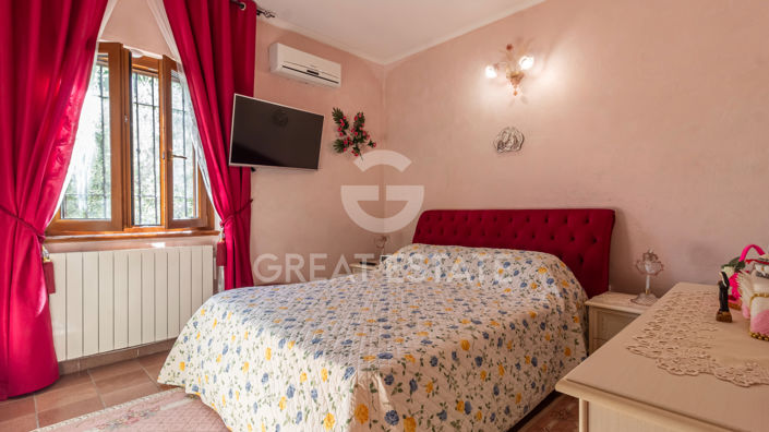 Image No.26-2 Bed Country House for sale