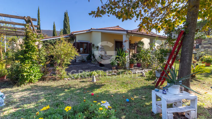 Image No.5-2 Bed Country House for sale