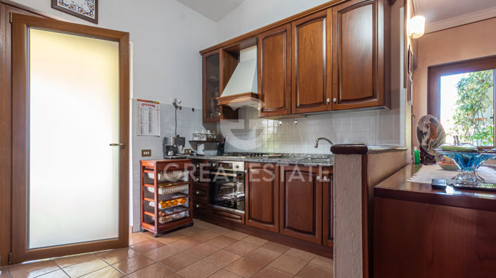 Image No.6-2 Bed Country House for sale