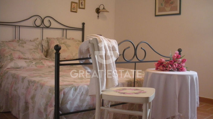 Image No.21-15 Bed Country House for sale