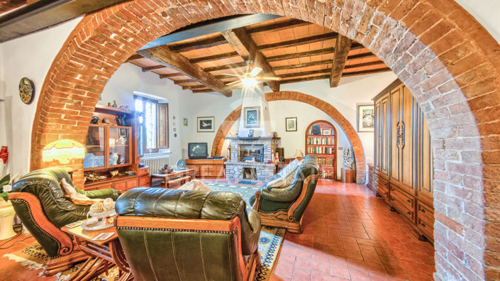 Image No.2-Maison de campagne de 7 chambres à vendre à Citta della Pieve