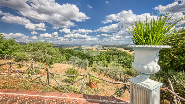 Image No.22-Maison de campagne de 7 chambres à vendre à Citta della Pieve