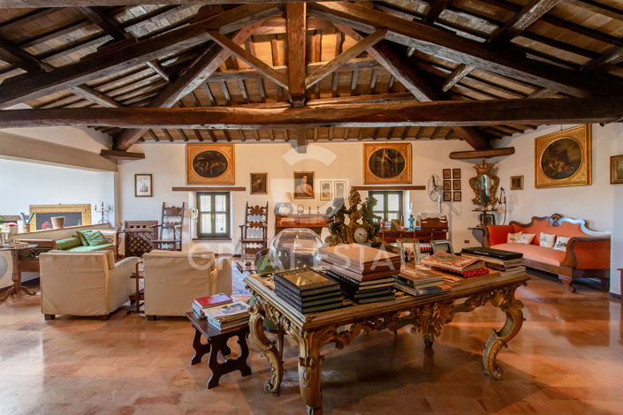 Image No.24-5 Bed Country House for sale