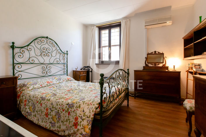 Image No.38-5 Bed Country House for sale