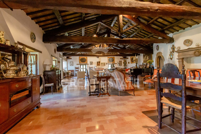 Image No.6-5 Bed Country House for sale