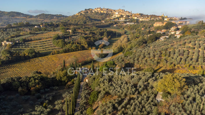 Image No.20-Maison de campagne de 6 chambres à vendre à Montepulciano