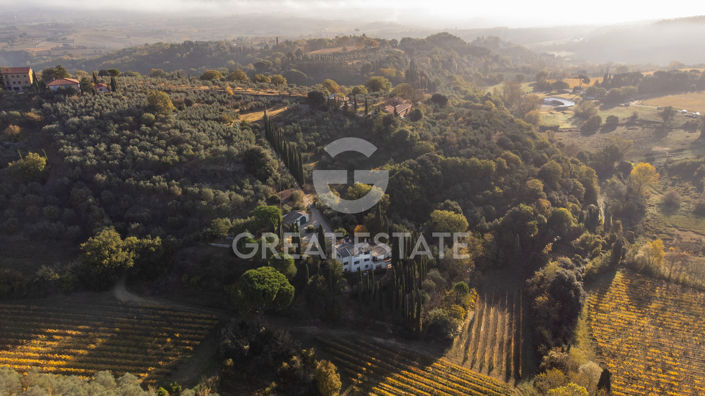 Image No.50-Maison de campagne de 6 chambres à vendre à Montepulciano