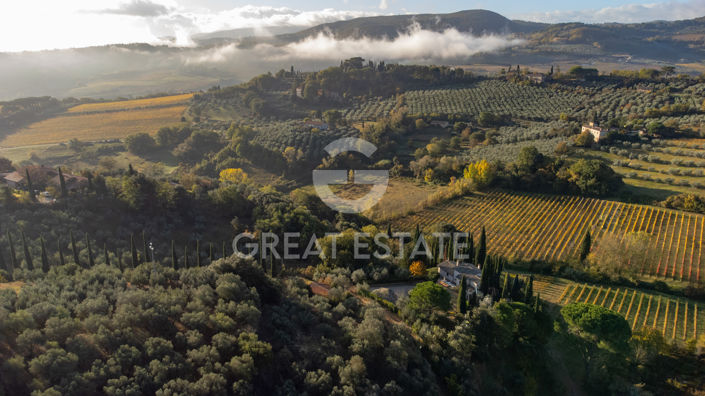 Image No.51-Maison de campagne de 6 chambres à vendre à Montepulciano