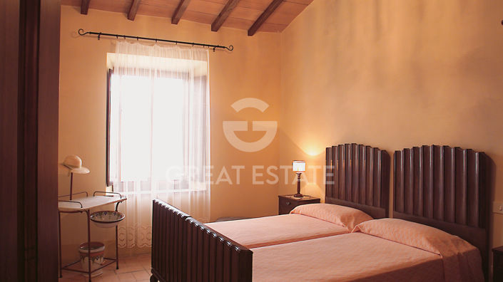 Image No.15-11 Bed Country House for sale