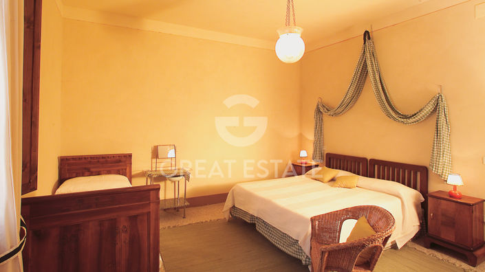 Image No.18-11 Bed Country House for sale