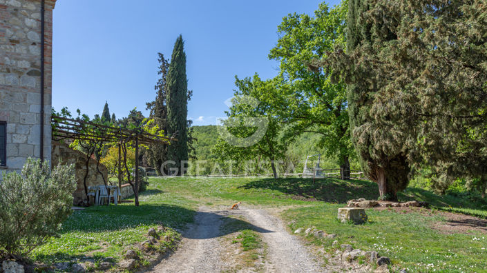 Image No.18-11 Bed Country House for sale