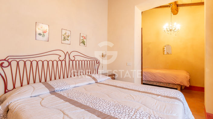 Image No.23-11 Bed Country House for sale