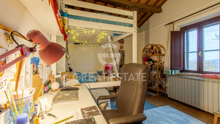 Image No.17-4 Bed Country House for sale