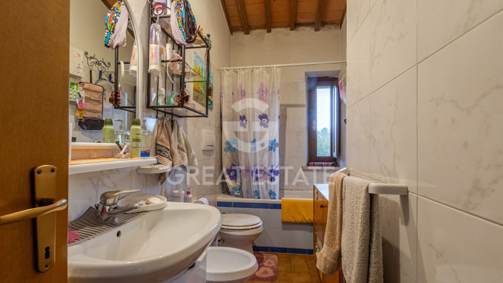 Image No.19-4 Bed Country House for sale