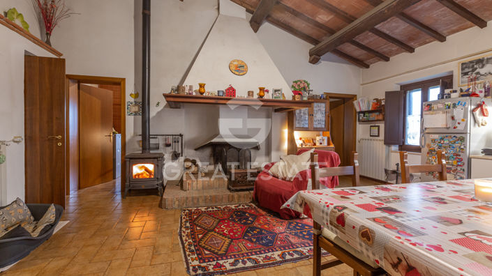 Image No.2-4 Bed Country House for sale