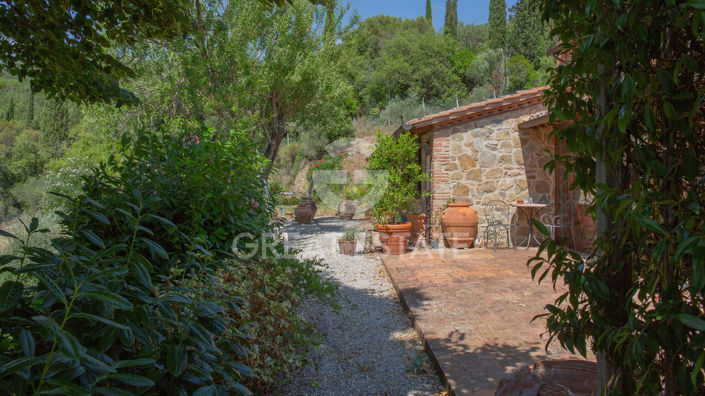 Image No.19-3 Bed Country House for sale